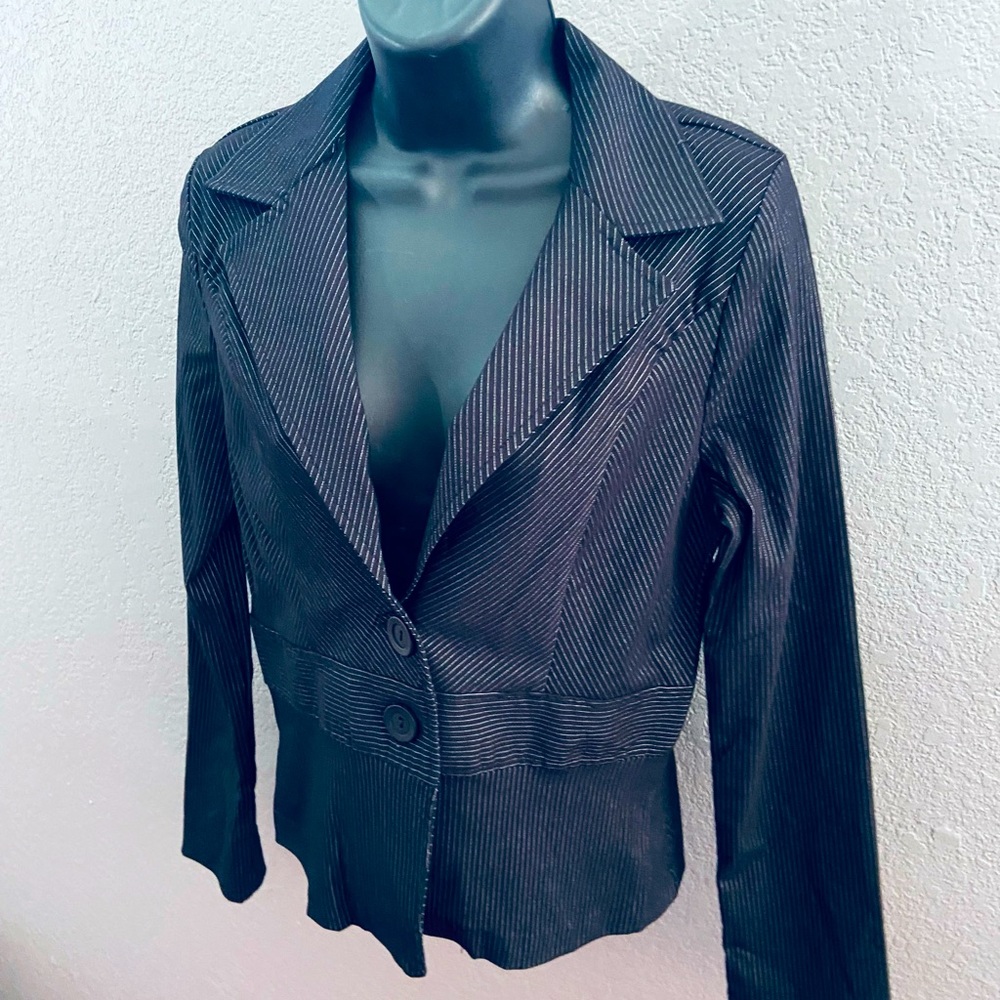 Teenbell Pinstriped Shirt w/ Blazer Lapel Black w/ White Stripes - L